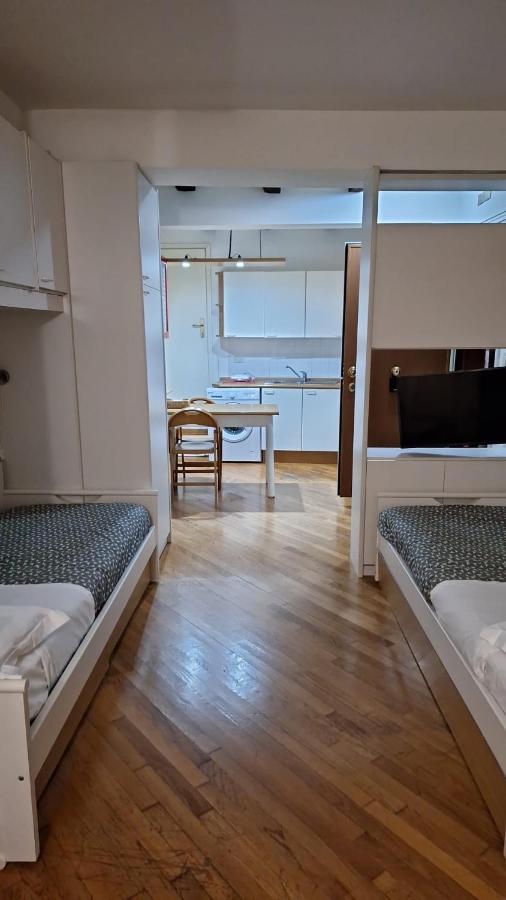 Historic Center - With 2 Single Beds Apartment Bologna Exterior photo